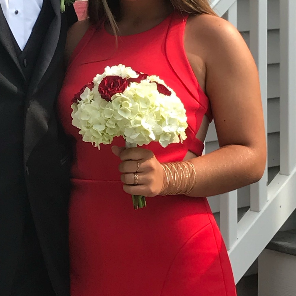 Gown - Picture 8 of 10